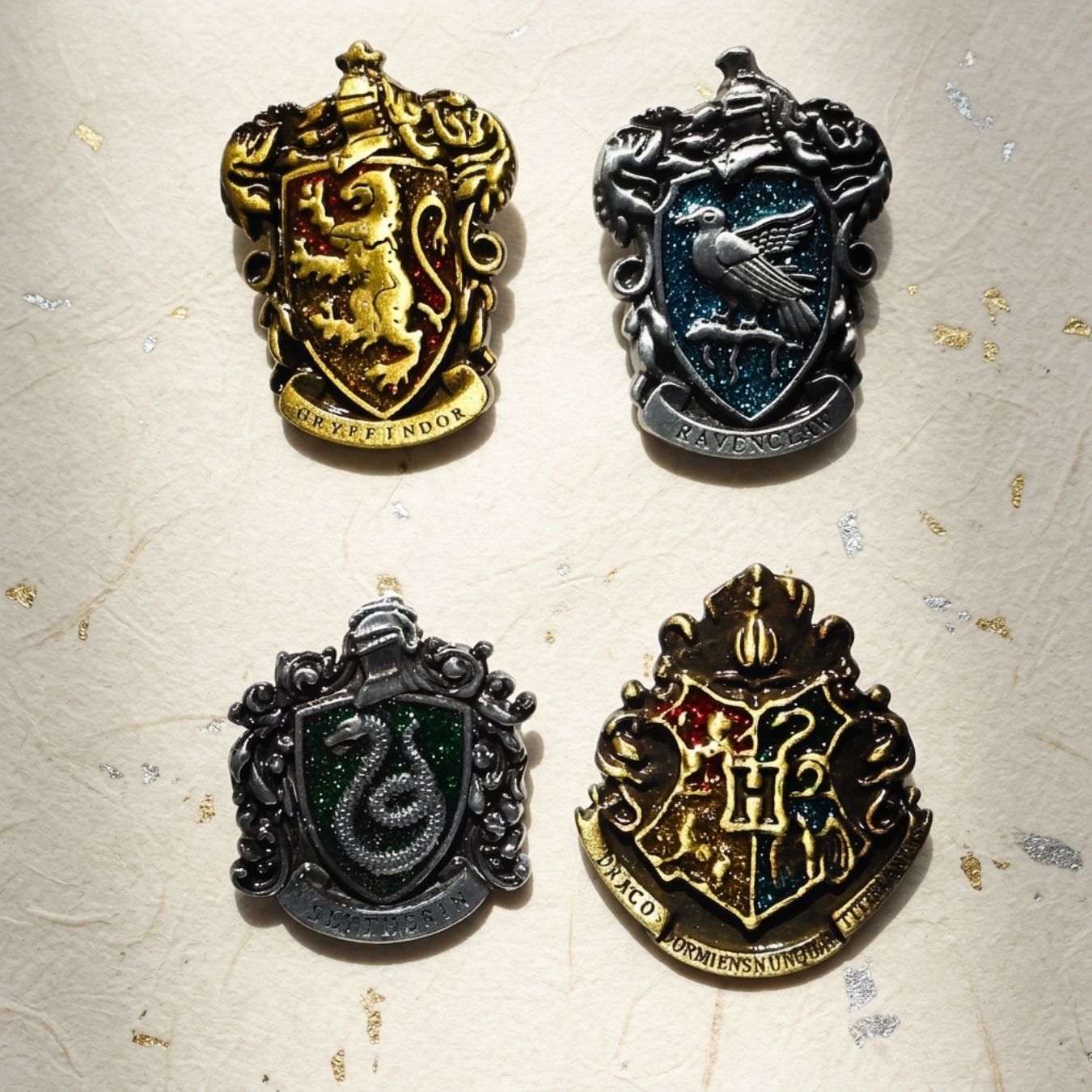 Hogwarts House Crest Metal Brooch (select variant)