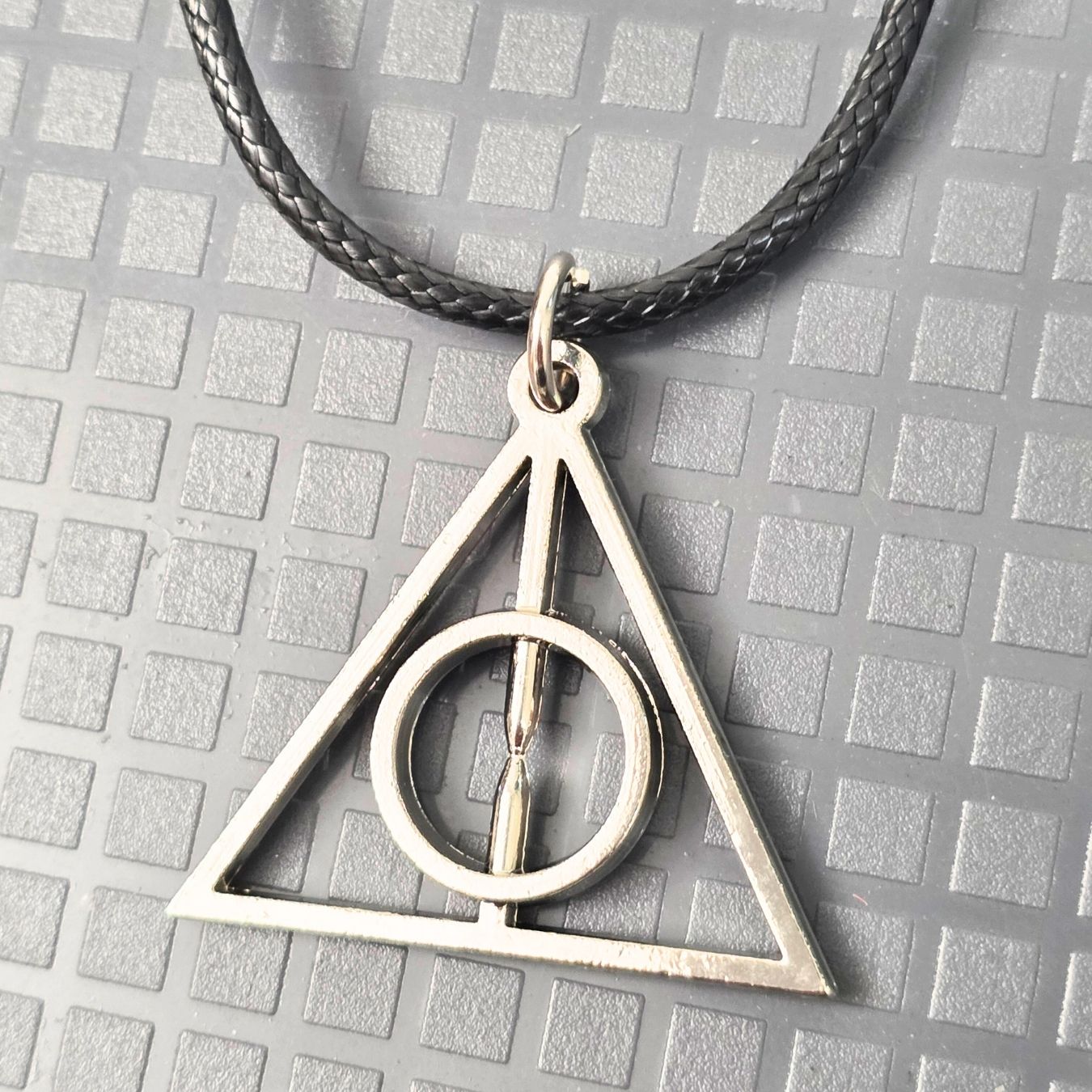 Harry Potter Metal Pendant Necklace (select variant)